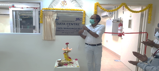 A person wearing a mask

AI-generated content may be incorrect.