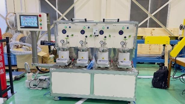 A machine with several machines

AI-generated content may be incorrect.